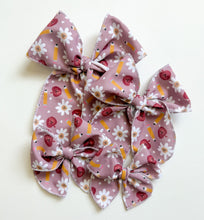 Load image into Gallery viewer, The Apple Wholesale Bow
