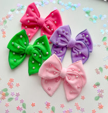 Load image into Gallery viewer, The Spring Velvet Pearl Bows
