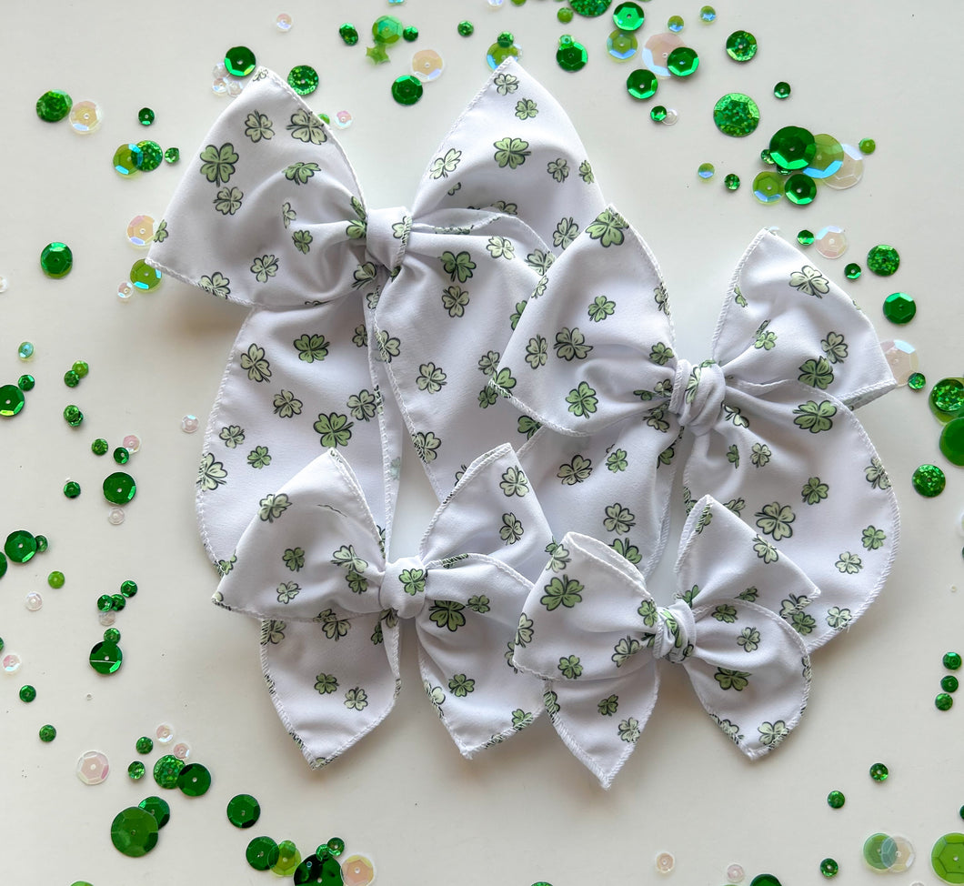 The Simple Clover Bow Pre-Order