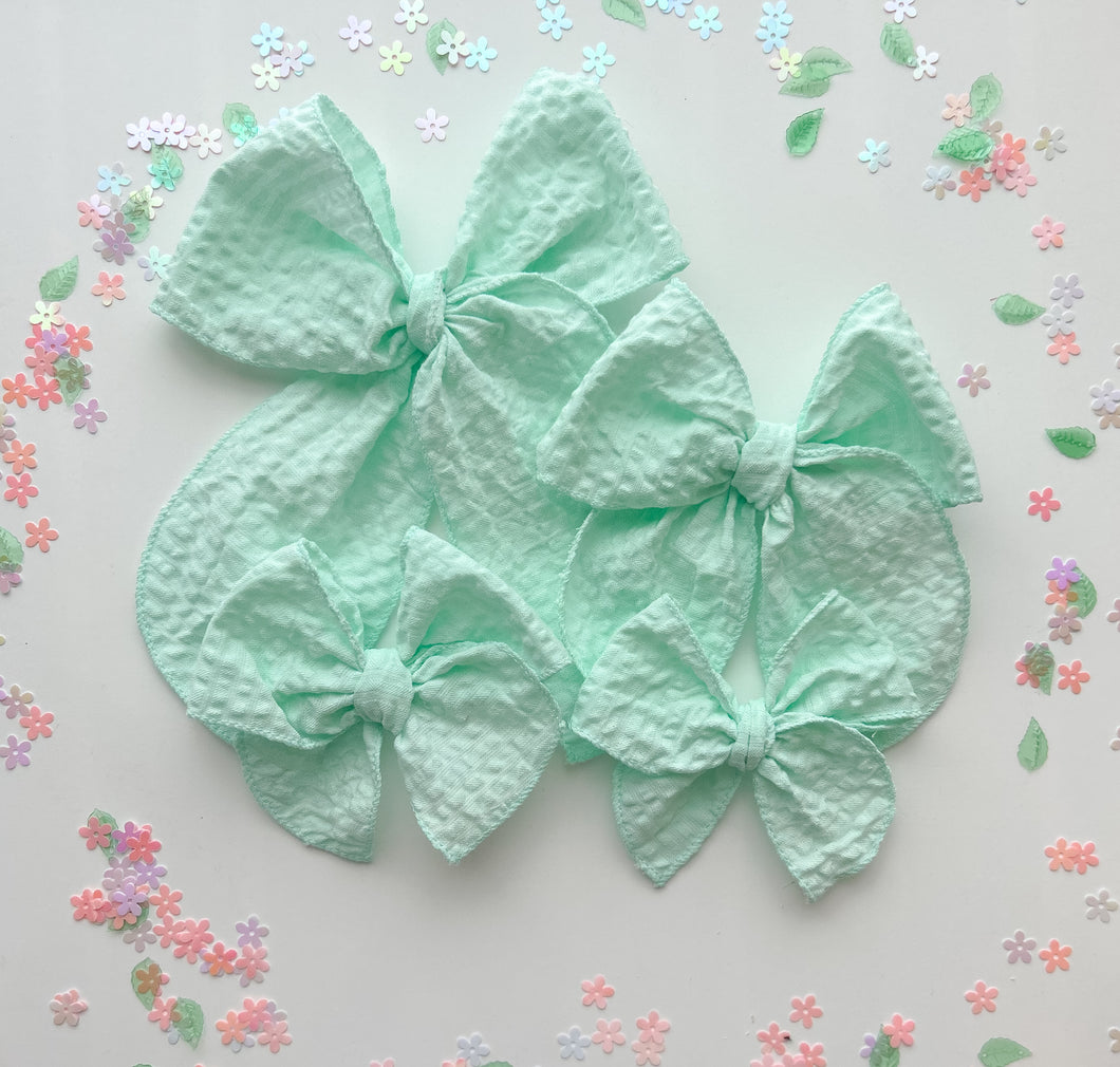 The Mint Bow