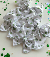 Load image into Gallery viewer, The Simple Clover Wholesale Bow Preorder
