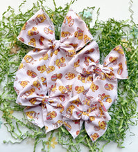 Load image into Gallery viewer, The Easter Chicks Bow
